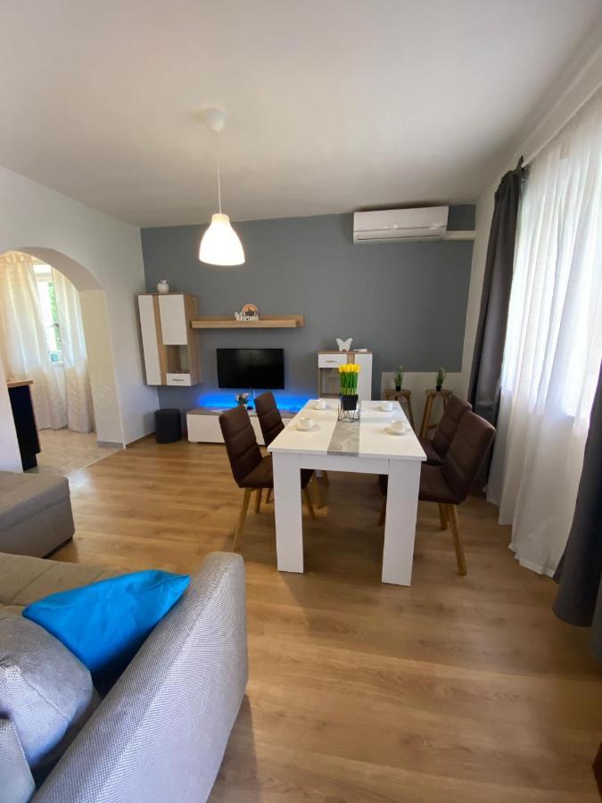 Apartment Dora 扎达尔 外观 照片